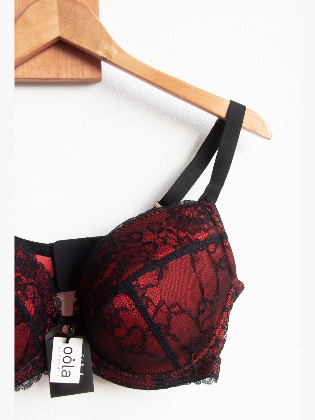 Sultry Tonal Lace Padded Plunge Bra in Red & Black - Alluring Lingerie –  Oola Lingerie Store